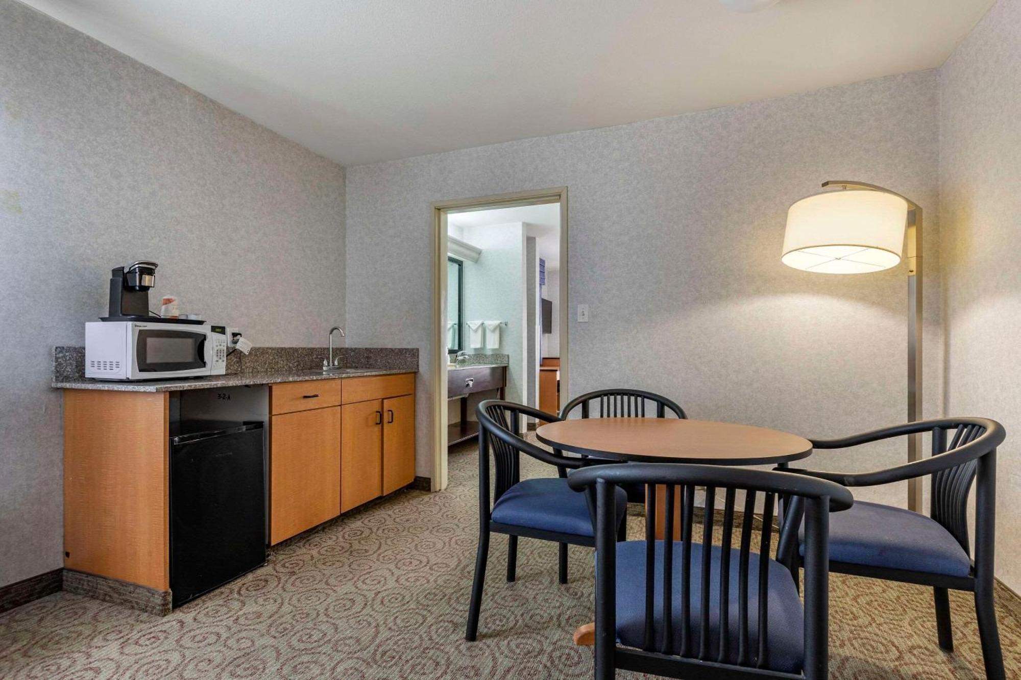 Quality Inn & Suites Denver Airport - Gateway Park Aurora Exterior foto
